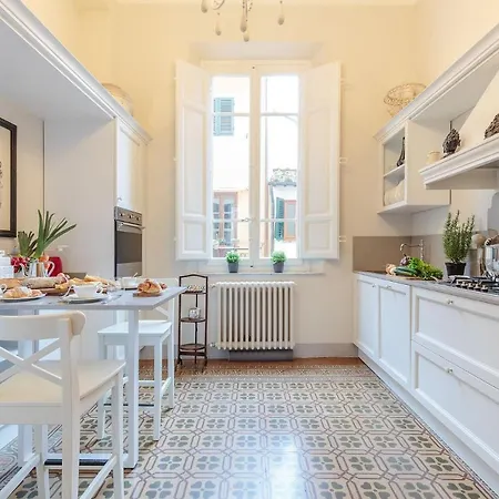 Apartment The Park View 4 Bedrooms With Terrace And Elevator Inside The Walls Of Lucca