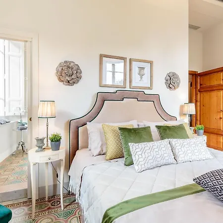 The Park View 4 Bedrooms With Terrace And Elevator Inside The Walls Of Apartment Lucca