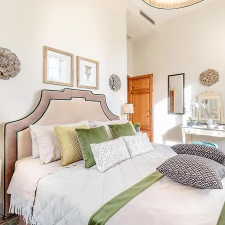 Apartment The Park View 4 Bedrooms With Terrace And Elevator Inside The Walls Of